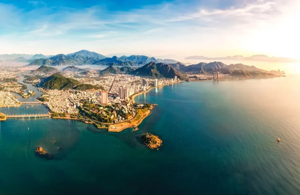 Đô thị đảo Nam Nha Trang nhìn từ trên cao với hệ mặt nước bao quanh